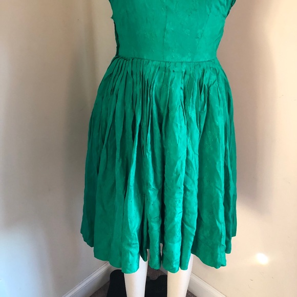 Vintage 1950s Hand Sewn Emerald Green Dress - Picture 3 of 8